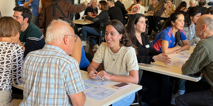 Sprogpartnercafé, mange mennesker taler